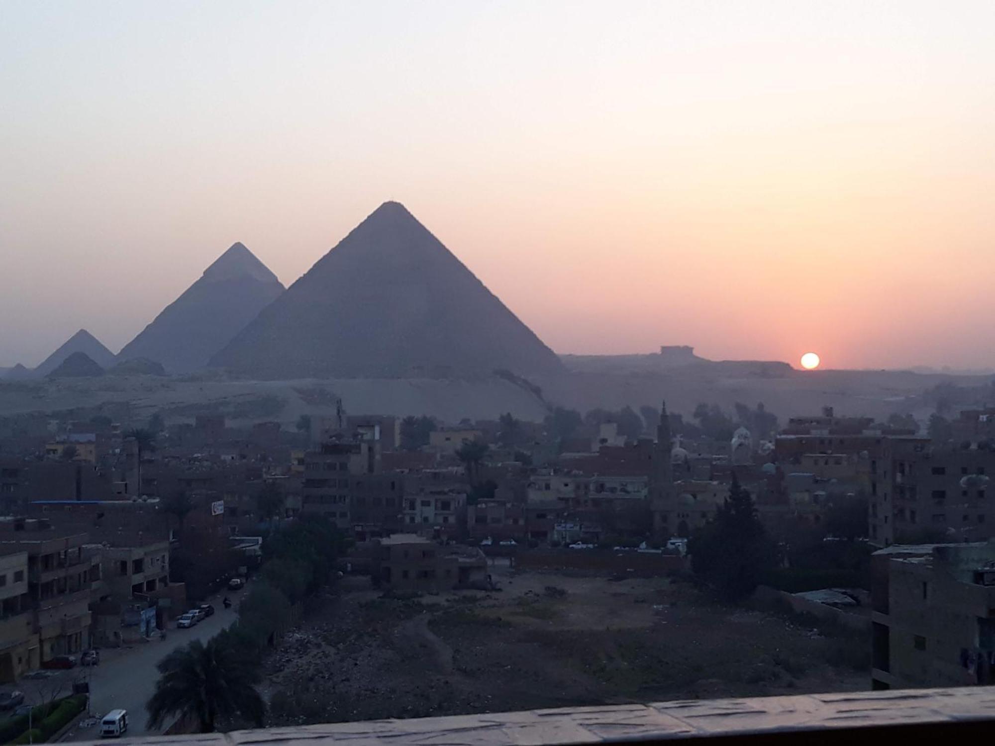 Apartament Pyramids View Suite/vista Piramidi